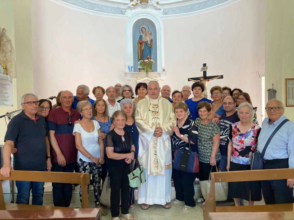 Mussomeli, al camposanto messa settimanale del lunedì  per i defunti celebrata dal missionario P. Calogero Orifiamma che rientra sabato in Taiwan