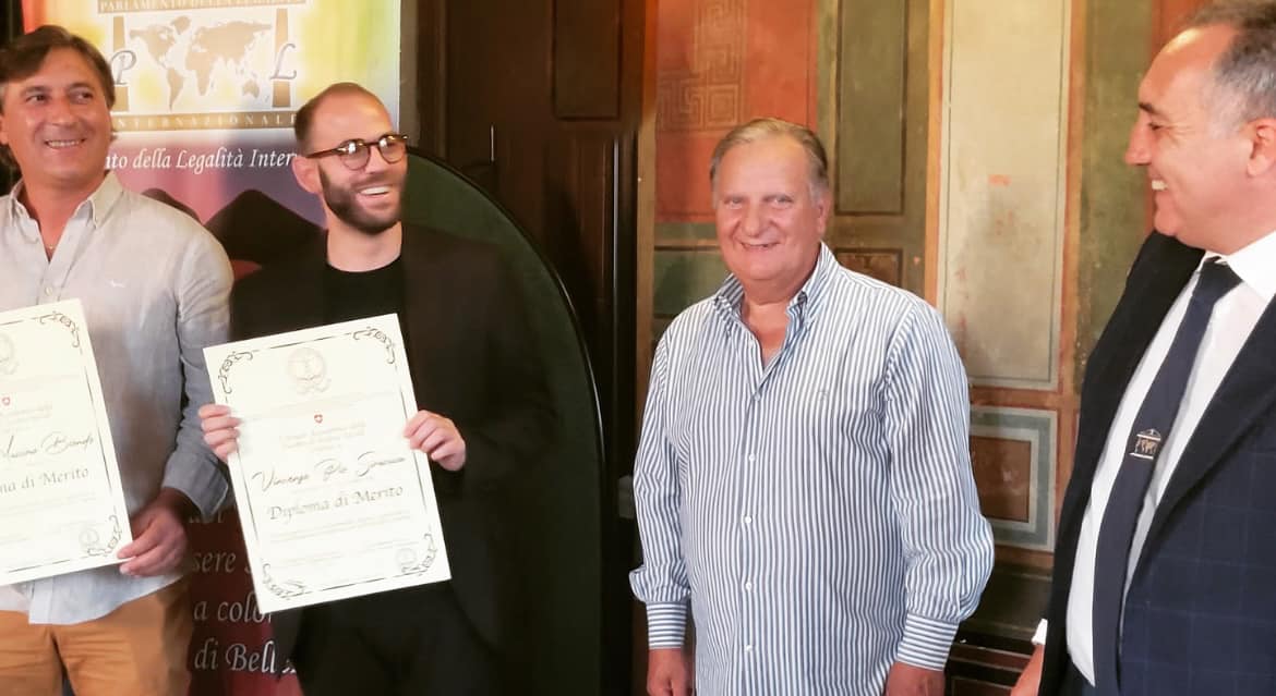 San Cataldo. Vincenzo Siracusa riceve a Palermo Diploma di Merito Universitario