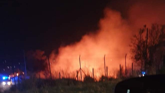 Caltanissetta, vasto incendio nelle colline di Santa Barbara