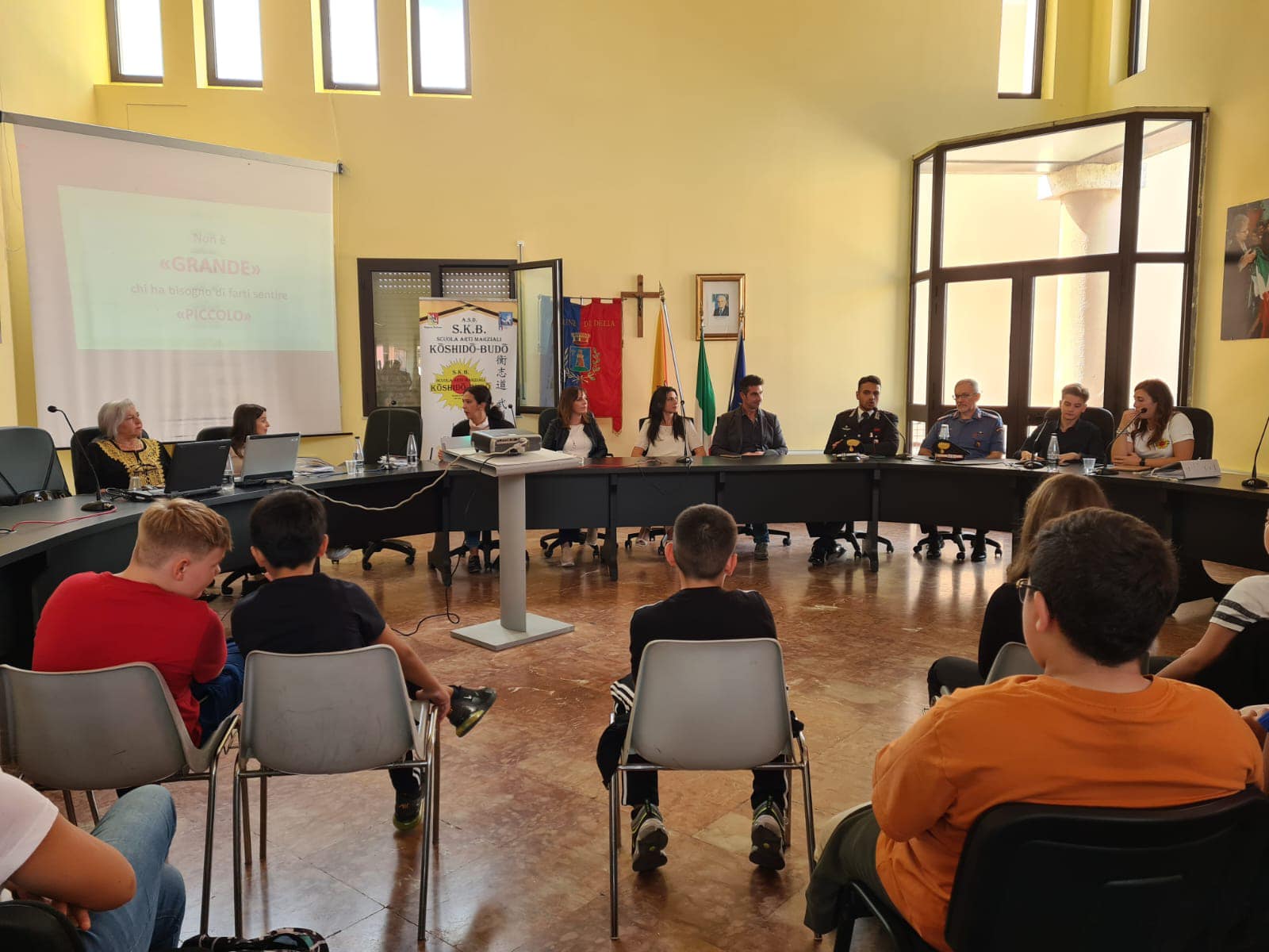 Delia. Partecipata e ricca di spunti la conferenza in aula consiliare sul tema “Bullismo e Arti Marziali”