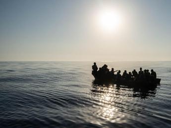 Migranti. Affonda imbarcazione al largo della Libia con a bordo 25 rifugiati, 3 salvi