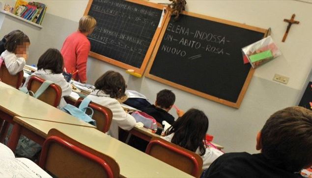 Crocifisso in classe: è  polemica in una scuola media dopo che la dirigente scolastica li ha fatti rimuovere dalle aule