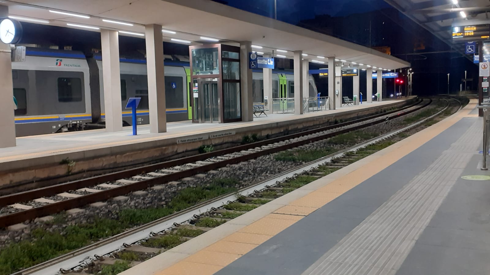 Trasporti ferroviari in Sicilia. Giambona: “cancellato l’aumento del biglietto”