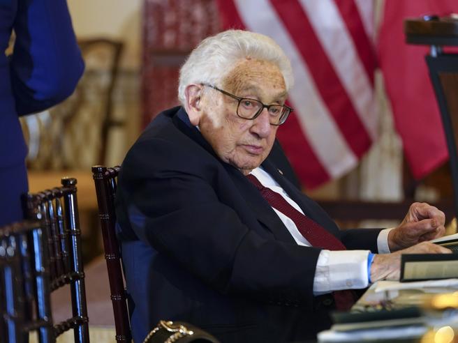 Morto Henry Kissinger L Uomo Che Cambi Il Corso Della Guerra Fredda