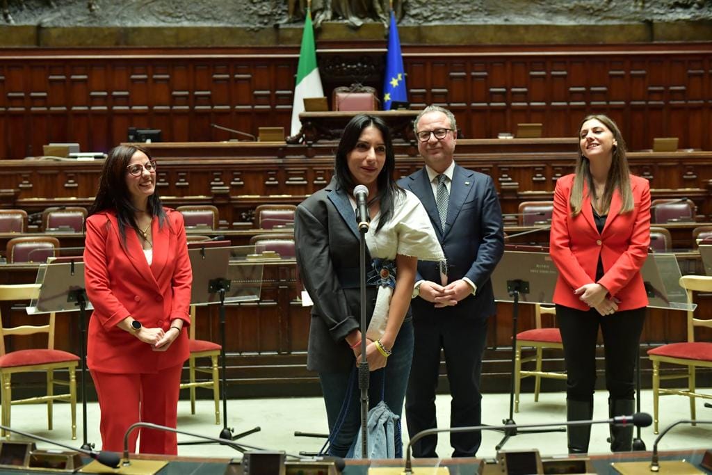 Daniela di Etnos si racconta a Montecitorio: “Non tutti gli uomini sono uguali, io ho incontrato un nuovo amore”