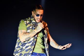 Emis Killa perquisito nell’inchiesta sulla curva del Milan