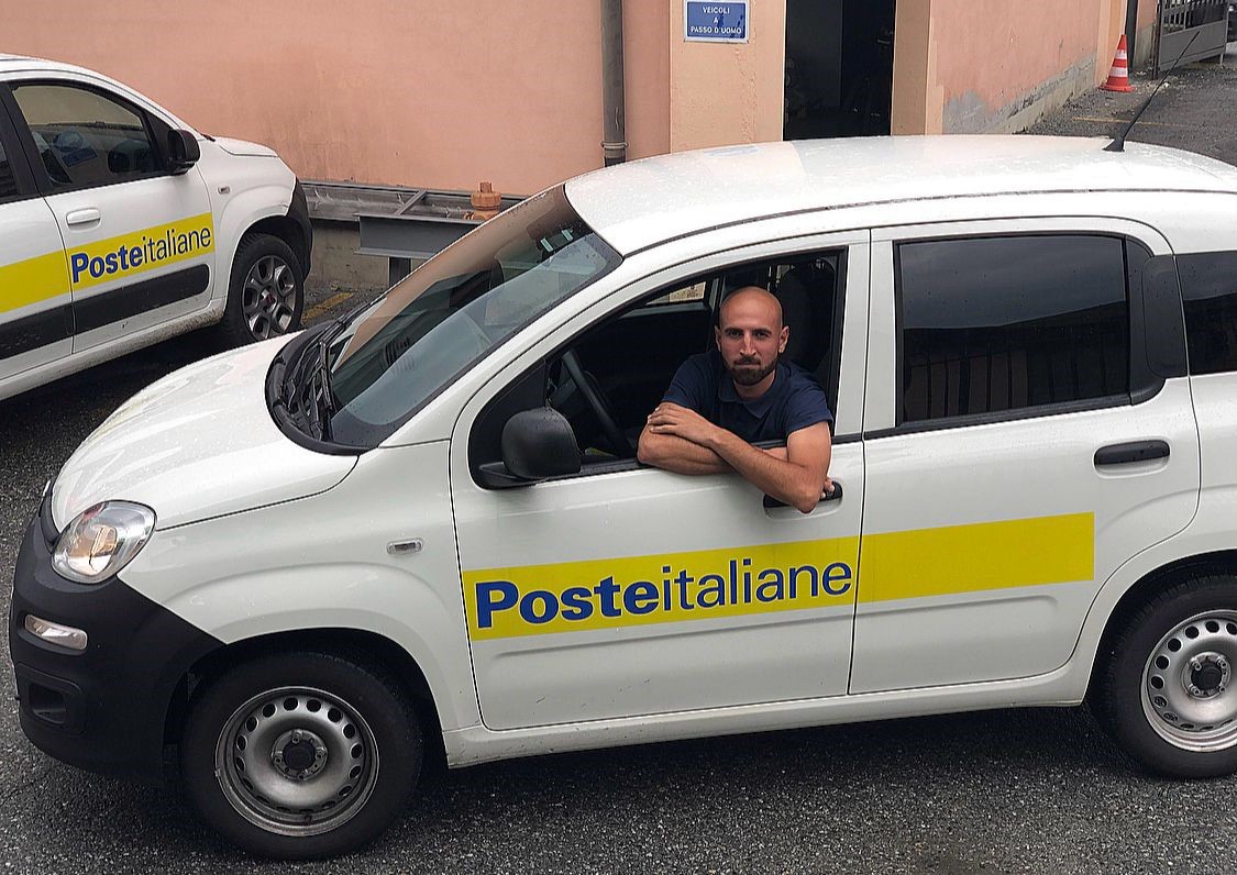 Poste Italiane: piano assunzioni in Sicilia, nuovo portalettere per il recapito a Gela