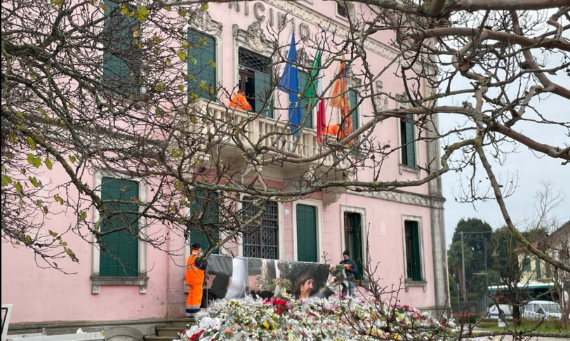 Giulia, il funerale in diretta tv con un “messaggio per il mondo”