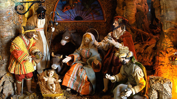 San Cataldo. Per l’Immacolata inaugurazione del tradizionale presepe artistico di Giuseppe Falzone