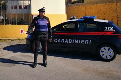 Palermo. Senza patente e casco in scooter forza posto di blocco, 23enne arrestato