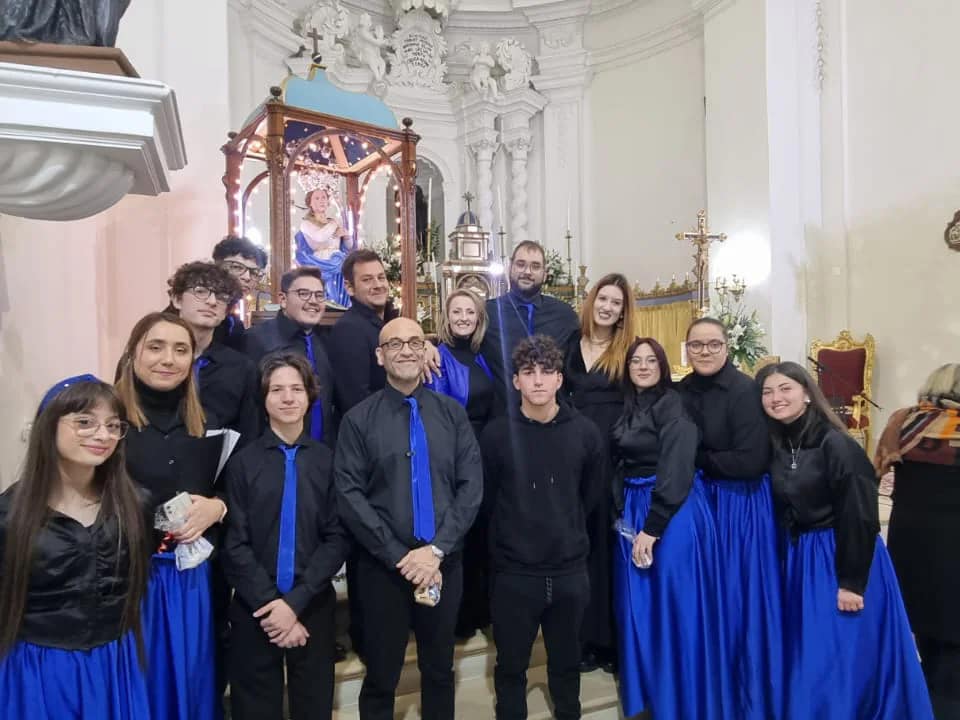 San Cataldo. Gran bella interpretazione per le “Piccole Voci Ecclesia Mater” e “SiMiLaRe Voices” a Delia