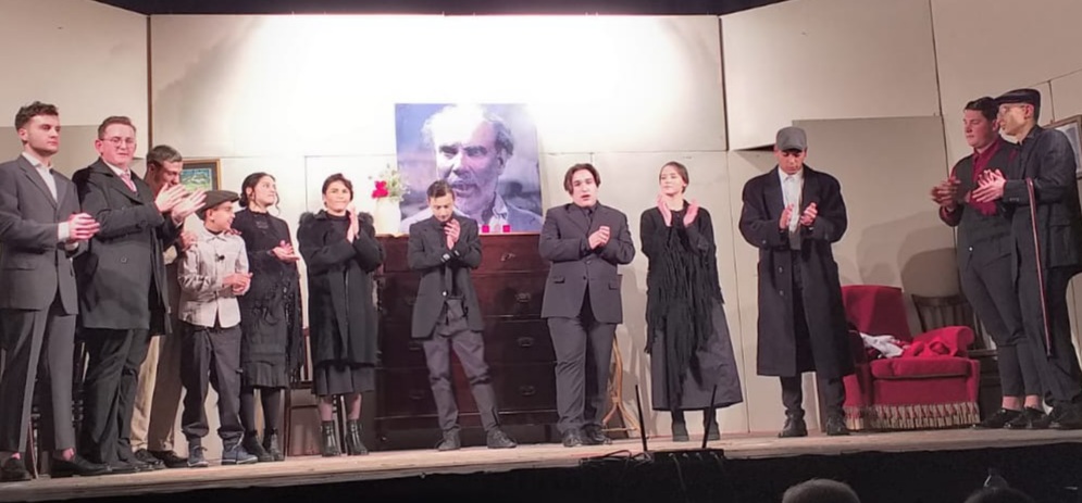 Mazzarino, successo per la commedia ” L’ eredità dello zio buonanima” della Compagnia Teatrale “Antonio De Curtis” di Riesi