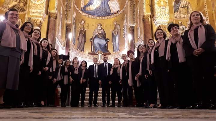 Natale in Rosa venerdì con Resonantiae Camera Chorus ed EquoDress chiudono la V edizione