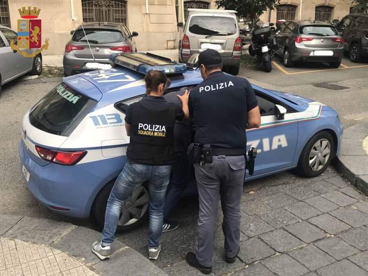 Caltanissetta, continuava a fuggire dagli arresti domiciliari: Polizia arresta un 30enne