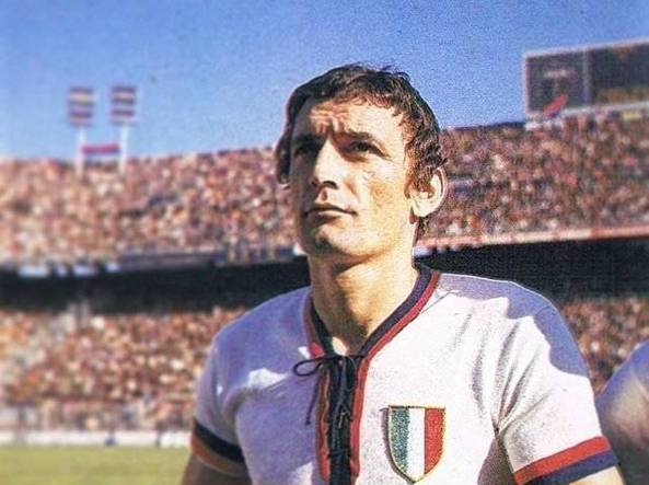 È morto Gigi Riva, “Rombo di tuono”: una leggenda del calcio italiano