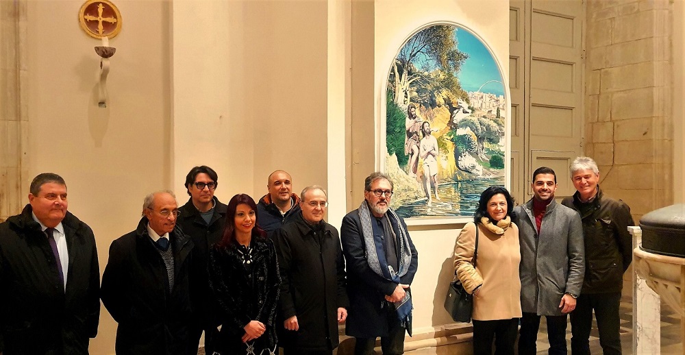 Inaugurato “Il Battesimo di Gesù” di Giovanni Iudice, nella Chiesa Madre di Santa Maria delle Stelle a Comiso, opera del pittore gelese Giovanni Iudice