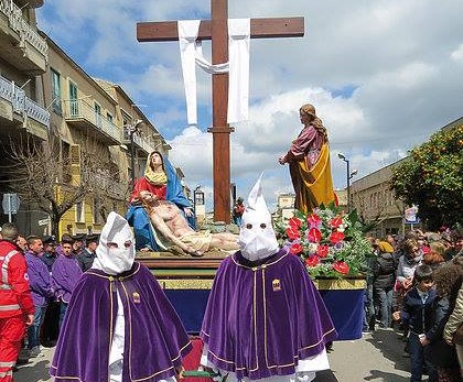 San Cataldo. Per la processione dei Misteri del Venerdì Santo ci si può iniziare a prenotare