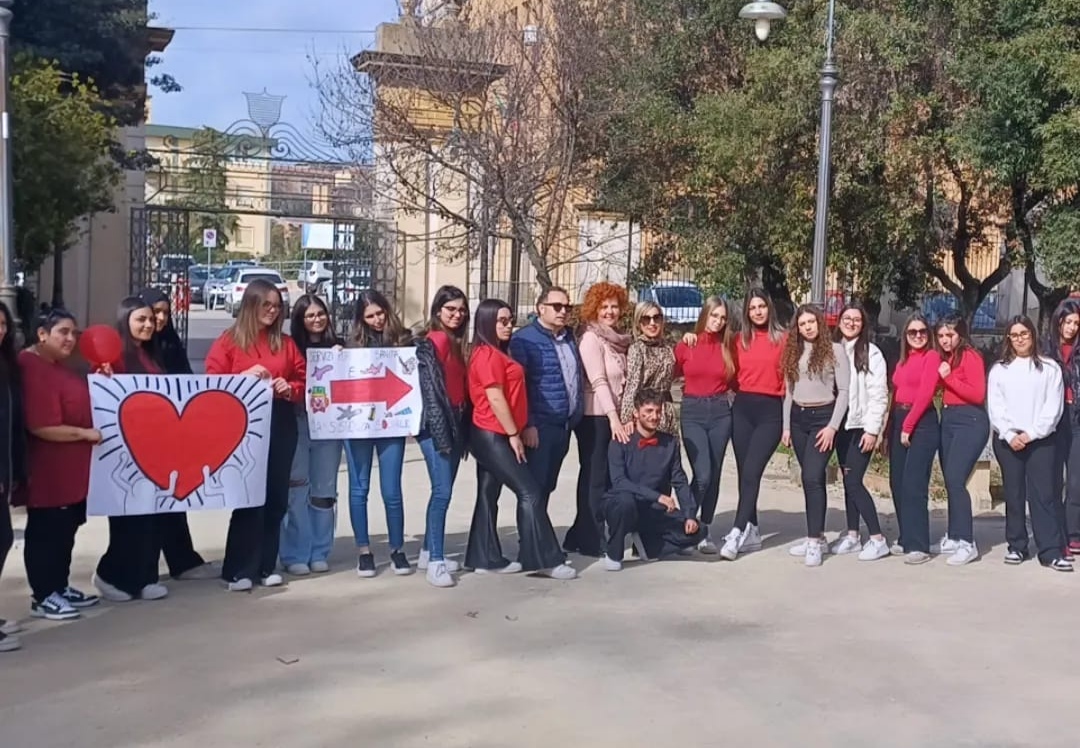 Campagna mondiale “ONE BILLION RISING ITALIA” contro la violenza di genere, gli studenti del Galilei di Caltanissetta protagonisti