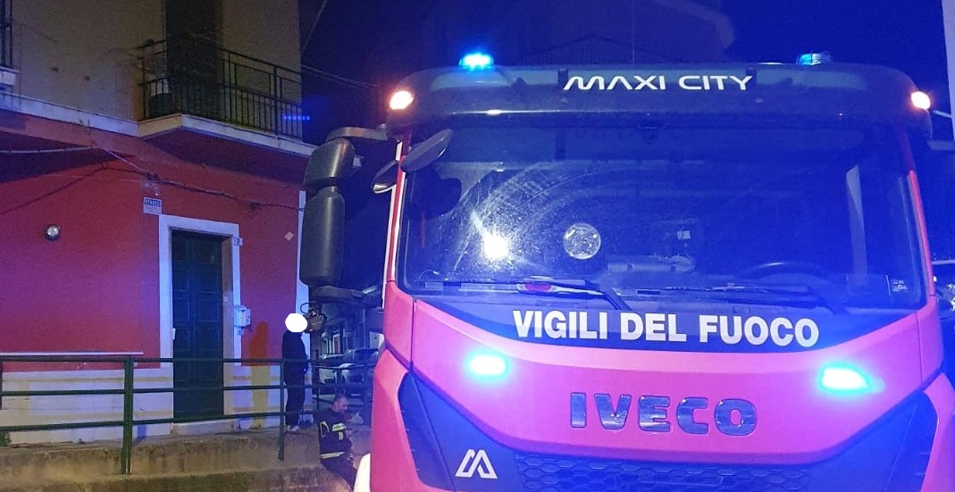 Nel Nisseno va a fuoco un edificio confiscato alla mafia