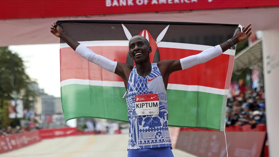 E’ morto il maratoneta Kelvin Kiptum: un incidente stradale in Kenya per il recordman