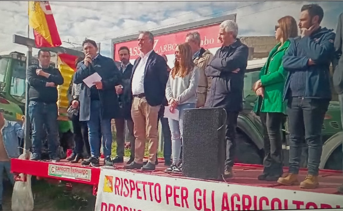 Protesta degli Agricoltori e Allevatori del Vallone e  Monti Sicani. Manifestazione al bivio Cammarata