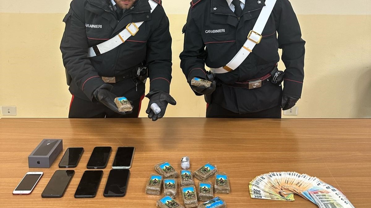 Nel Nisseno viaggiavano con 1,5 Kg di Hashish in auto: 3 arresti dei Carabinieri