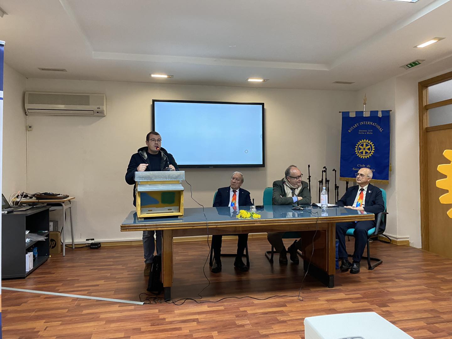 San Cataldo. Riuscito l’evento del Rotary Club su “SOS Api”