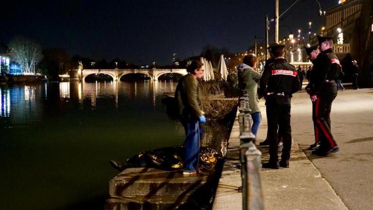 Scivola e muore nel Po mentre cerca di fare una foto