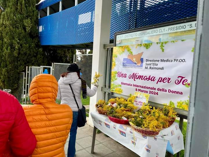 Caltanissetta, al S.Elia “Una mimosa per te”: pazienti accolte con il simbolo di femminilità e forza