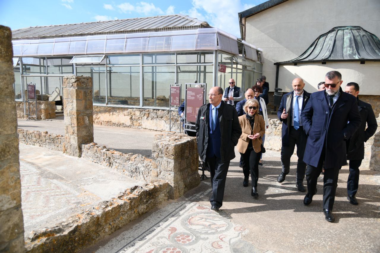 Archeologia, Schifani alla Villa romana del Casale: «Subito soluzione per risolvere criticità»