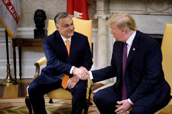 Orban vede Trump: “Abbiamo discusso di pace, risolverà tutto”