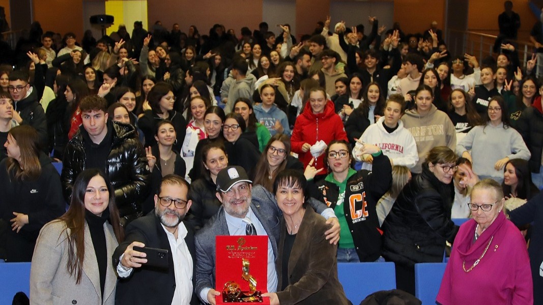 Il nisseno Tony Gangitano a Carignano per presentare il film “Lupo Bianco”