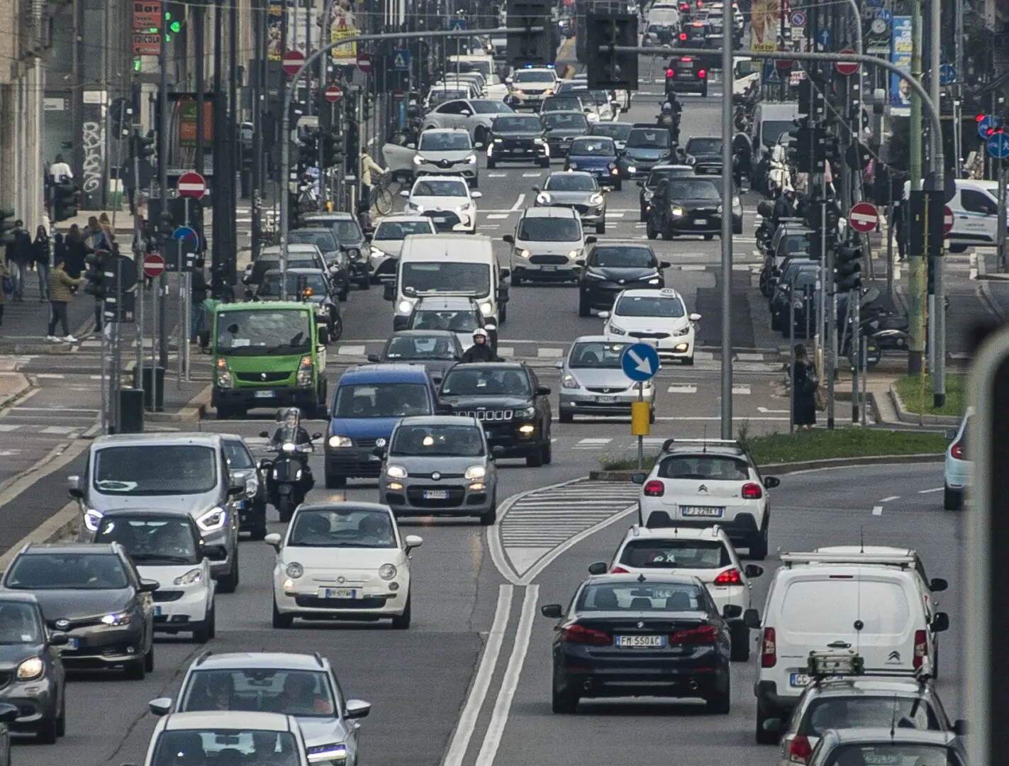 A marzo mercato dell’auto in calo del 3,7%