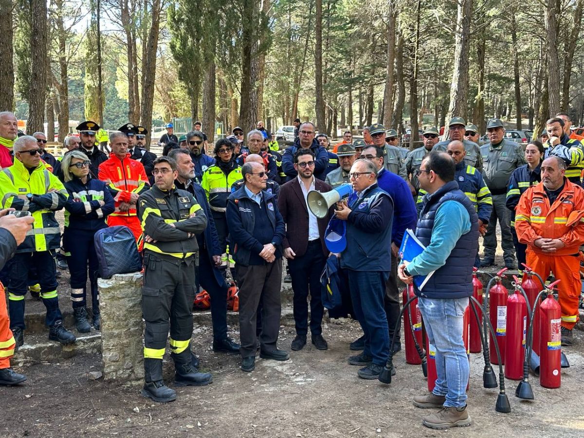 Incendi, Schifani “Addestramento e prevenzione fondamentali”