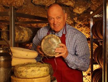 Addio ad Antonio Carpenedo, il mastro casaro rivoluzionario del formaggio