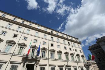 Decreto omnibus, da flat tax più alta per Paperoni a contributo per sfollati Scampia: le novità