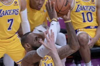 Nba, Lakers vincono su campo New Orleans Pelicans e si qualificano ai playoff