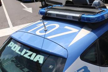 Rapina a Roma, tentano di imbavagliare donna: lei morde uno dei ladri e li mette in fuga