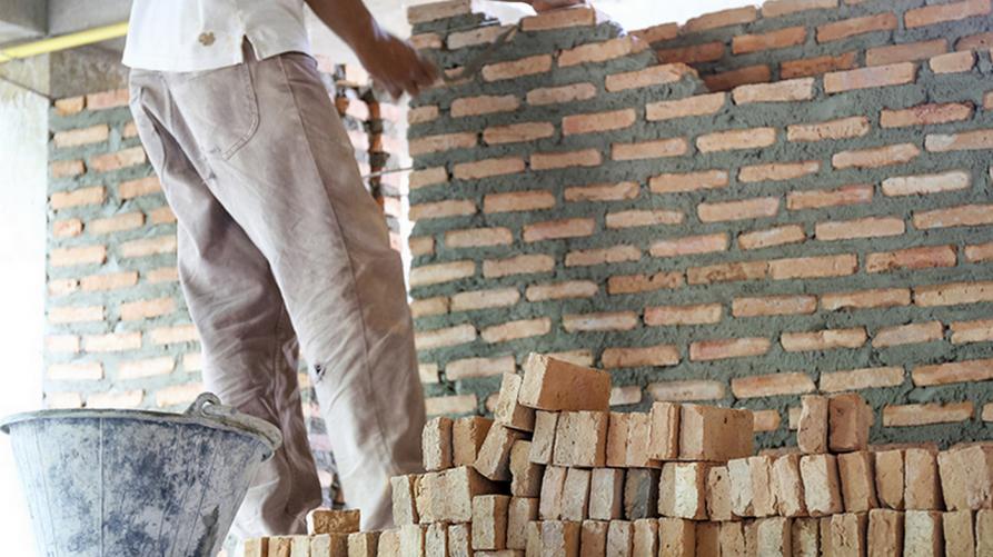 Operaio non pagato demolisce il cantiere in cui aveva fatto dei lavori: interviene la Polizia