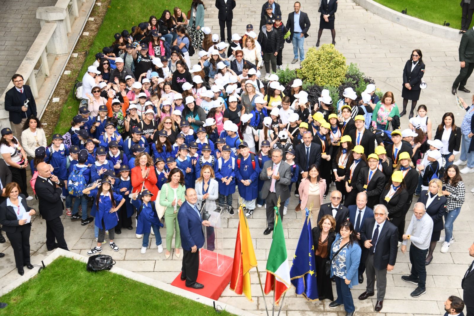 Anniversario dello Statuto, giornata di festa per 170 alunni a Palazzo d’Orleans