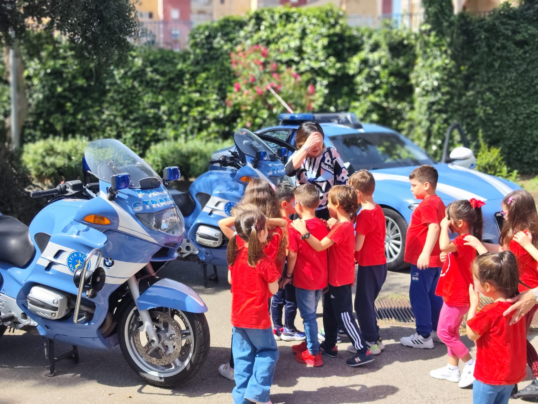 Gela. Polizia e Carabinieri hanno incontrato gli alunni del Comprensivo “Verga” per la “Settimana della sicurezza e della legalità”