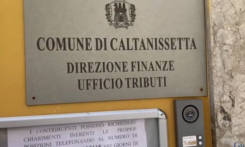 Caltanissetta. Lettrice segnala disservizi all’ufficio Tributi: “Dopo 5 ore di attesa, cittadini invitati a tornare un’altra volta”