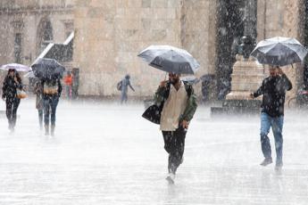 Maltempo sull’Italia, rischio grandine e nubifragi: le previsioni meteo di oggi