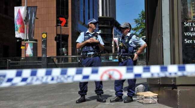 Australia, 16enne radicalizzato attacca la polizia con un coltello: ucciso