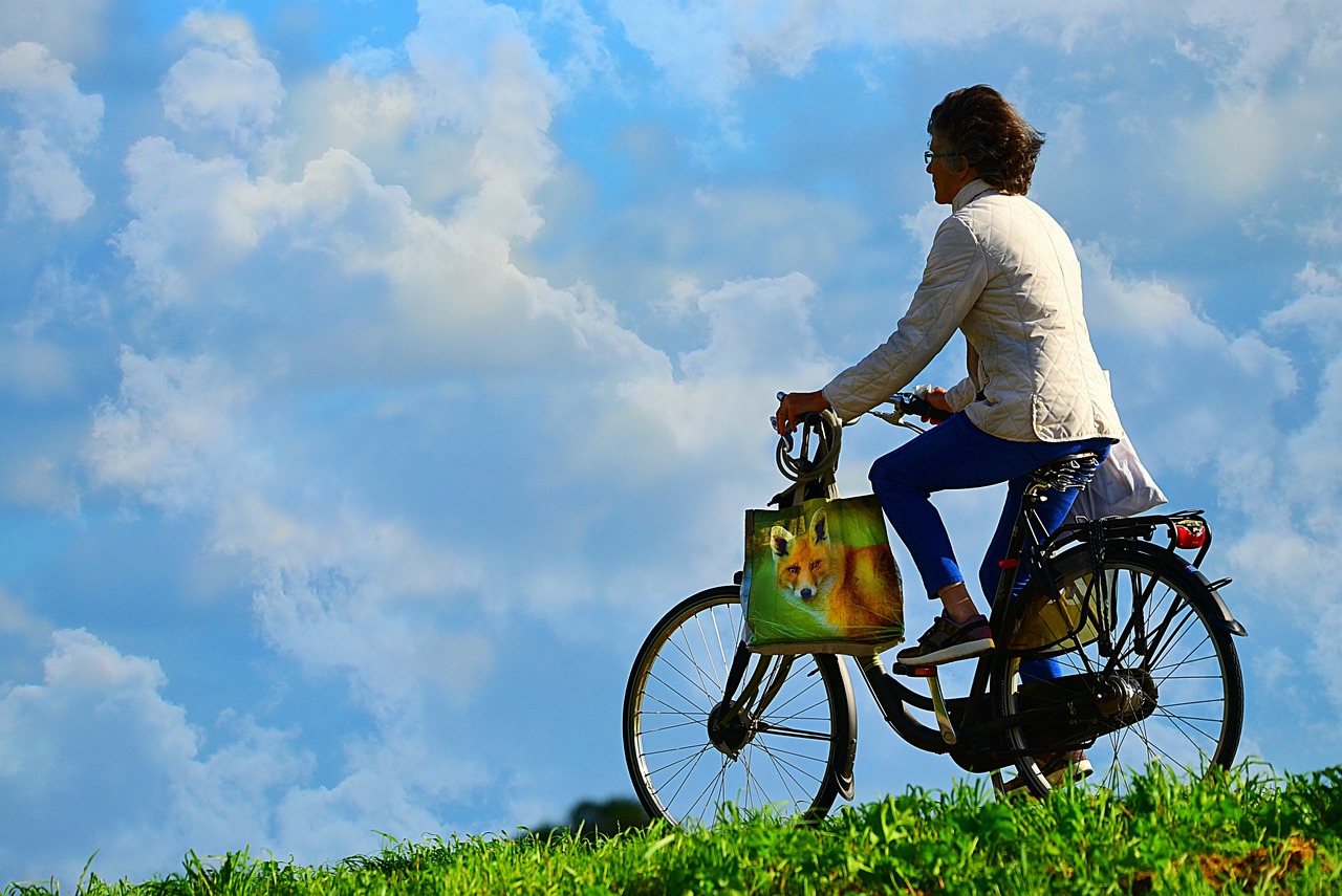 Salute e ambiente. Perché usare le biciclette potrebbe far bene non solo a se stessi ma anche alla società