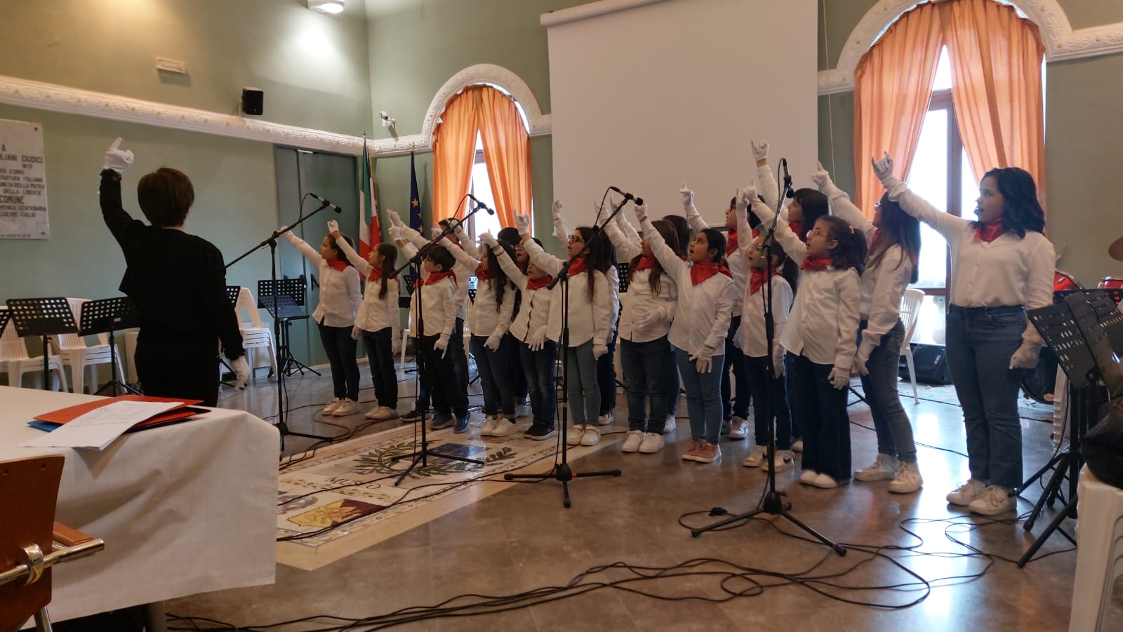 Il Coro “MusicamicACaponnetto” dell’I.C. “A. Caponnetto” di Caltanissetta vince il 5° Concorso Musicale Nazionale “J. Cardinale”