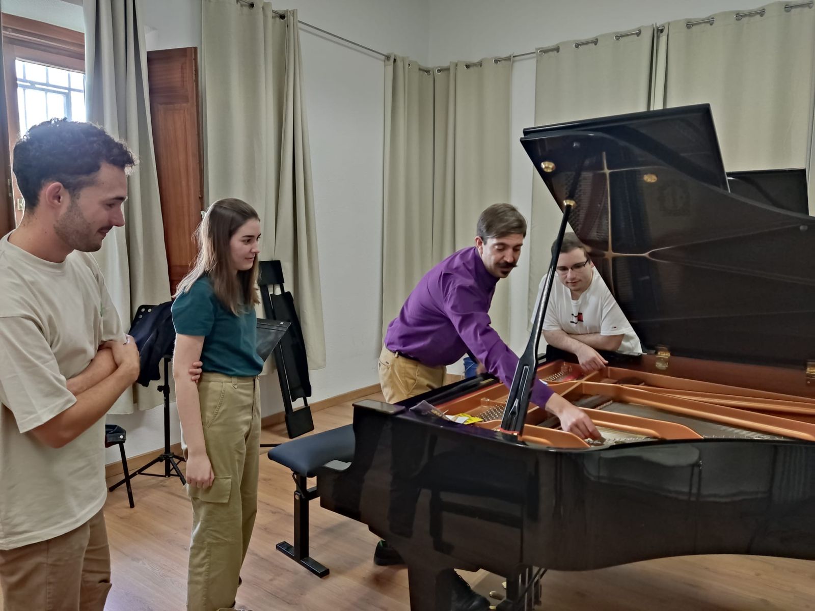 Caltanissetta, conclusa a Siviglia la masterclass di pianoforte tenuta dal docente del “Bellini” Benedetto Boccuzzi