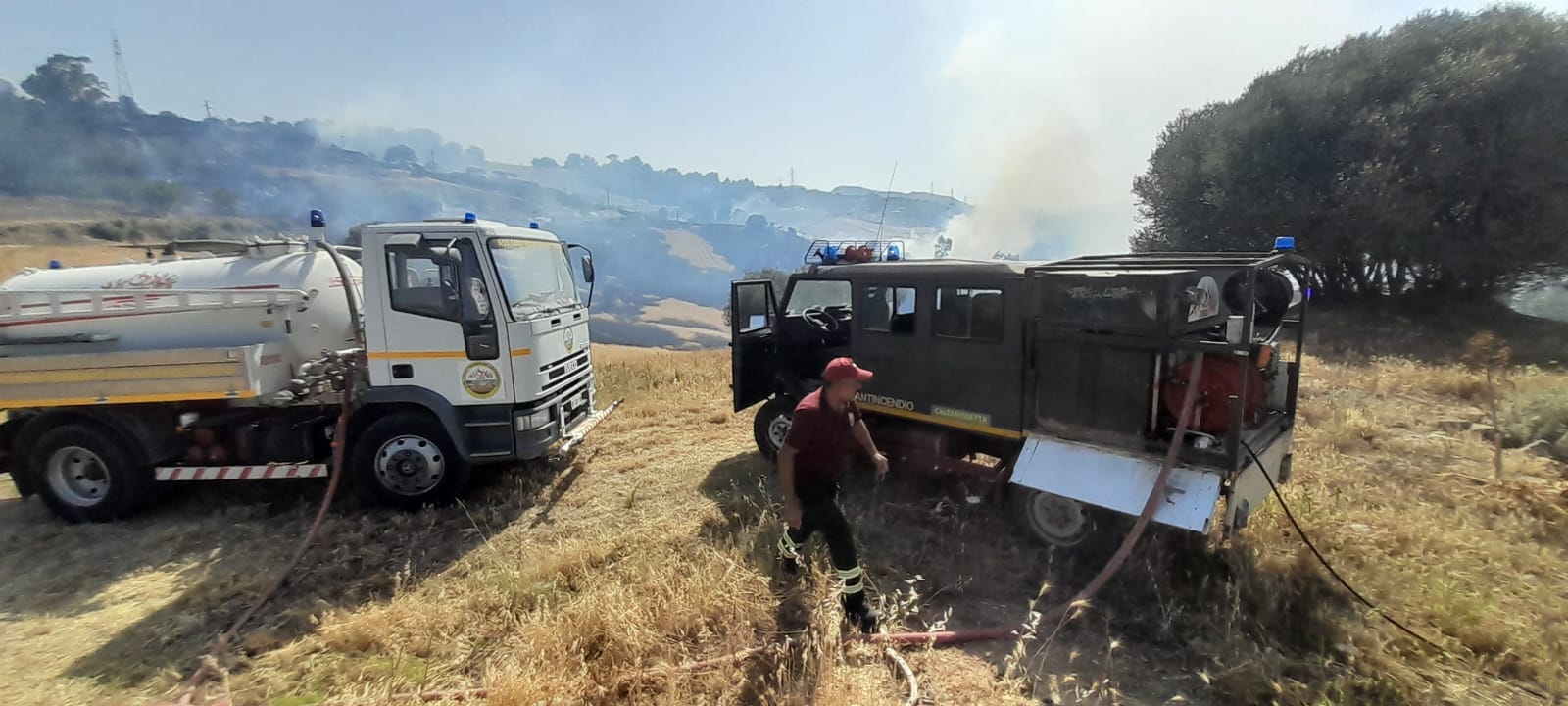 Santa Caterina. I proprietari di case e terreni agricoli di “Contrada Pozzillo” ringraziano l’associazione civici volontari antincendio Xirbi