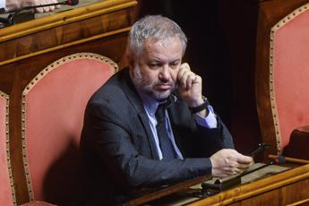 Borghi insiste: “Mattarella? Ormai dogma dell’infallibilità come per il Papa”