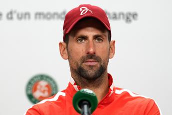 Djokovic: “Intervento andato bene, farò di tutto per tornare al più presto in campo”